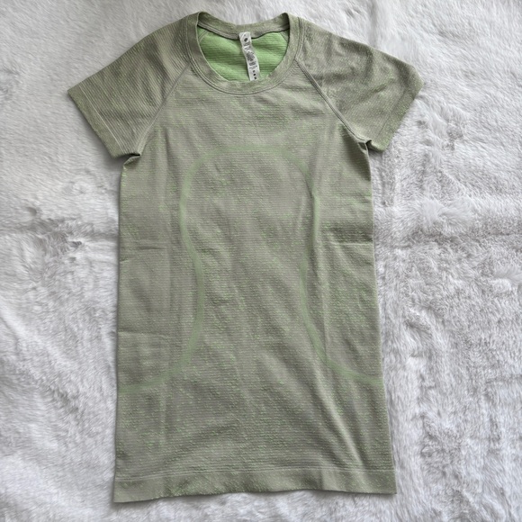 Lululemon Swiftly Tech Short Sleeve Shirt 💚 - Picture 3 of 5